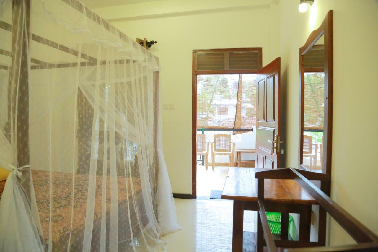 Gihan Guesthouse Mirissa Exterior photo